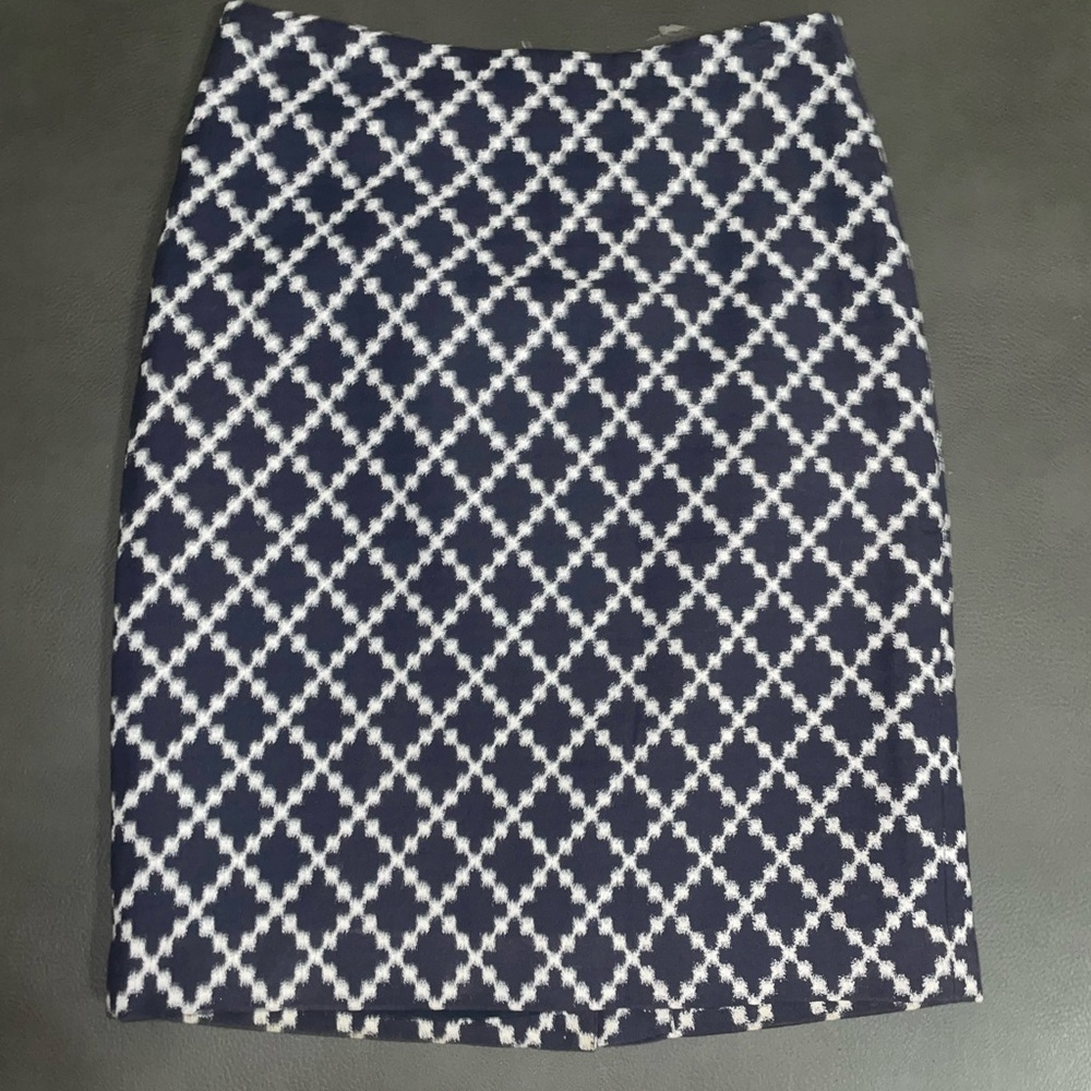 Ann Taylor Petite Navy & White Geometric Pencil Skirt